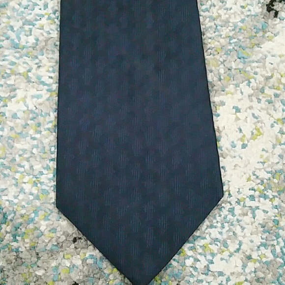 CLEARANCE /Make an offer! Hugo Boss Silk tie - Picture 2 of 5